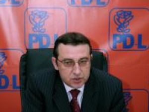 Săgeţi: Andreica acuză PSD că nu primeşte curioşi la adunările sale publice
