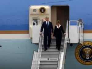 Preşedintele american a venit însoţit de prima doamnă a SUA, Laura Bush