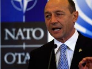 Băsescu: NATO îşi asumă crearea unui scut antirachetă complementar celui al SUA