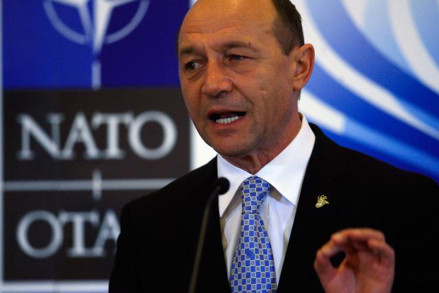 Băsescu: NATO îşi asumă crearea unui scut antirachetă complementar celui al SUA