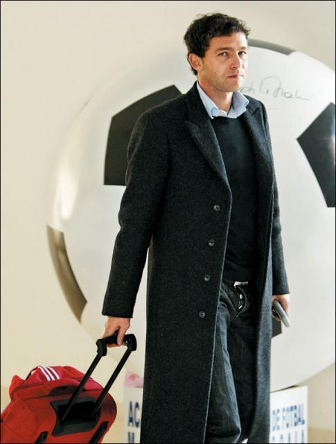 Deocamdată, Lobonţ şi-a pregătit valiza doar pentru Euro 2008