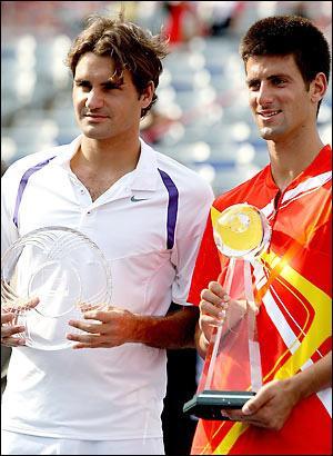 Federer (stânga) şi Djokovic dau fiori românilor