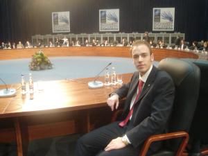 Suceveanul Paul Bores, cel mai tânăr participant la summit-ul NATO