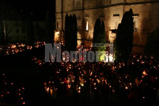 Lumina Învierii la Mănăstirea Dragomirna