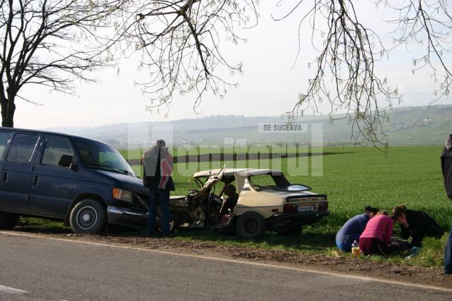 Moarte pe şosea: Doi morţi, după un cumplit accident rutier la Pătrăuţi