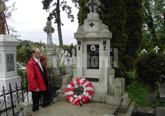 Donţu a depus o jerbă de flori la mormântul fostului primar al Sucevei Franz cavaler Des Loges