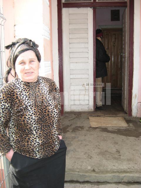 Elena Ioniţă, femeia care le-a reclamat pe vecinele de la demisol