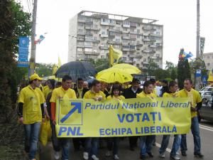 Marş: Galbenul liberal a împânzit Suceava