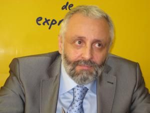 Acuze: Primarul PD-L din Slatina, acuzat de PNL că interzice afişajul electoral