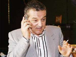 Gigi Becali adună suspendări pe bandă rulantă