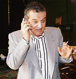 Gigi Becali adună suspendări pe bandă rulantă