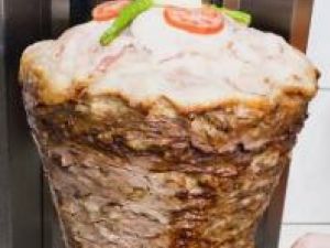 O porţie de kebab poate conţine şi 200 de mililitri de ulei Foto: FOODCOLLECTION