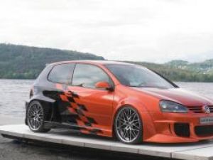 Volkswagen Golf V, tu(r)nat la mare artă