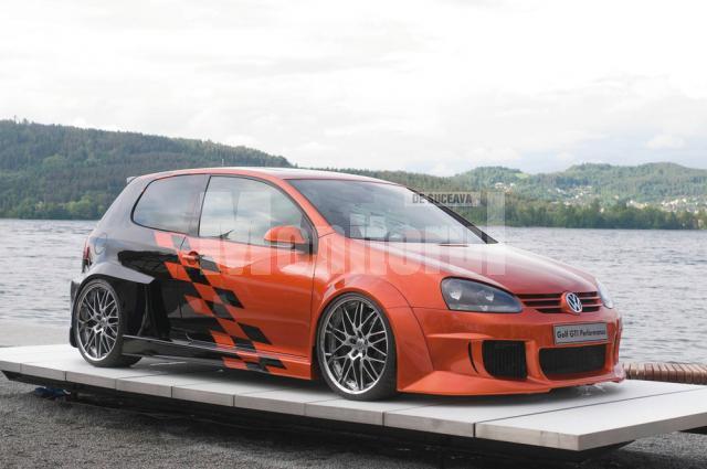 Volkswagen Golf V, tu(r)nat la mare artă