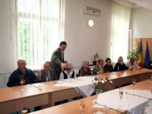 Primarul Mihai Frunză i-a felicitat călduros pe cei prezenţi