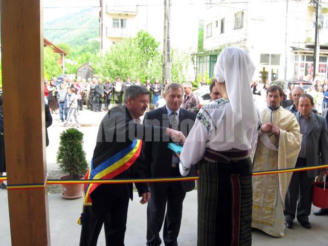 Dumitru Morhan a participat la inaugurarea primăriei din Repedea