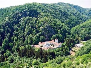 Loc de pelerinaj: Mănăstirea Tismana (II)