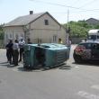 Accident: Autoturism răsturnat în intersecţia de la „Pedagogic”, după un impact violent