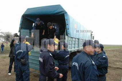 Pază: Aproape 500 de poliţişti, jandarmi şi cadre ISU asigură paza secţiilor de votare