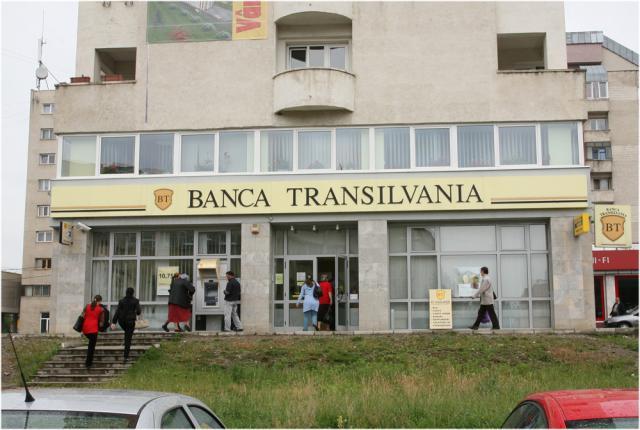 Inconştienţă: A dispărut cu 52.000 de euro din banii Băncii Transilvania