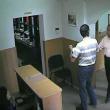Presupusul hoţ filmat în biroul notarial