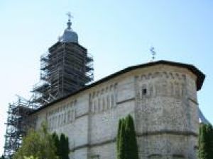 La hramul mănăstirii Dragomirna