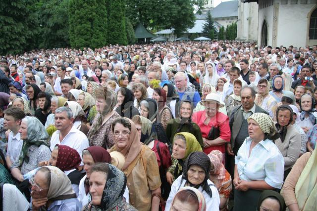 Hramul Sucevei: Mitropolitul Moldovei, la prima mare slujbă arhierească după întronizare