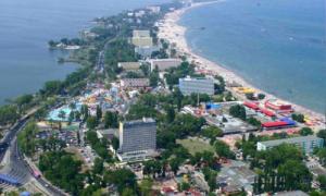 Zece hoteluri de pe litoralul românesc operează în regim all - inclusive