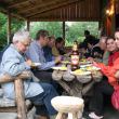 La masa cu tochitură moldovenească