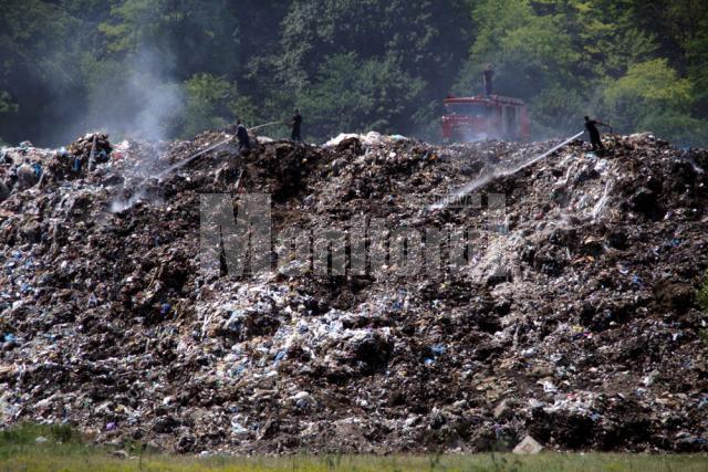 Avertizare: Amenzi usturătoare pentru incendiile de la groapa de gunoi a Sucevei
