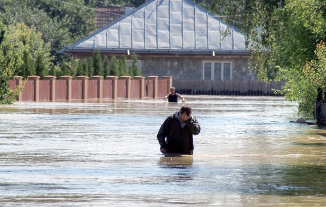 Peste 3.200 locuinţe sunt afectate de inundaţii, 149 dintre acestea fiind distruse complet. Foto: MEDIAFAX