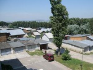 Alternative: Aproape patru hectare din terenurile Primăriei Suceava sunt ocupate de garaje
