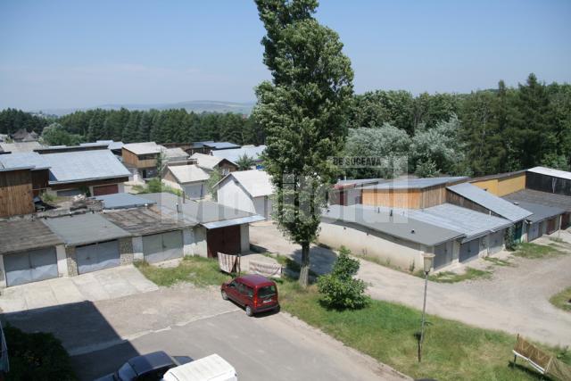 Alternative: Aproape patru hectare din terenurile Primăriei Suceava sunt ocupate de garaje