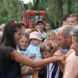 Solidaritate: Elena Băsescu, cu ajutoare la sinistraţii din Nisipitu