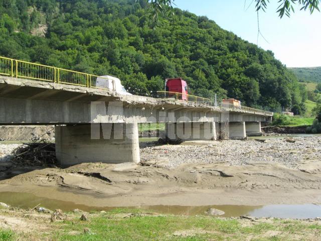 Podul de peste râul Moldova, dintre localităţile Gura Humorului şi Frasin