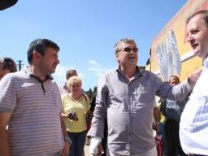 Mircea Dinescu a venit, ieri, la Suceava cu un transport de ajutoare pentru zonele sinistrate