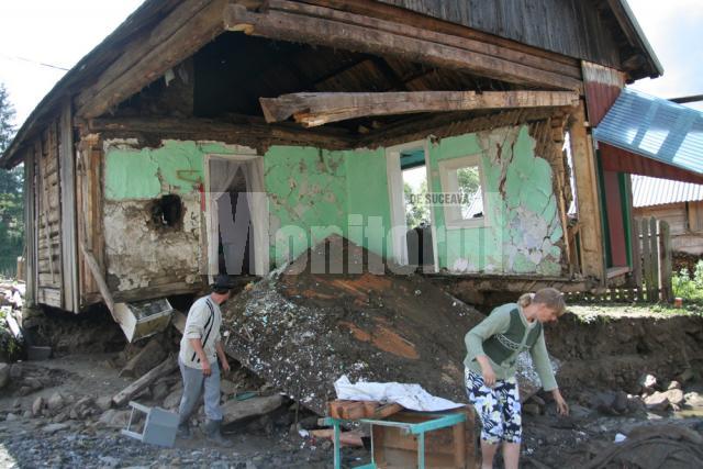 Casa lui Mihai Dzait a fost distrusă de viitură