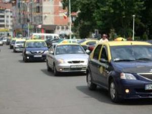 Unii taximetrişti suceveni se opun autorizării de noi taxiuri