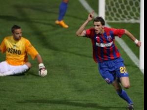 Florin Lovin, de la Steaua Bucuresti, se bucură de golul înscris. Foto: MEDIAFAX