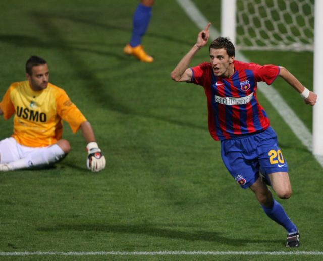 Florin Lovin, de la Steaua Bucuresti, se bucură de golul înscris. Foto: MEDIAFAX