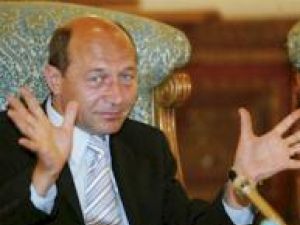 Traian Băsescu a ajuns în judeţul Suceava, afectat de inundaţiile din iulie