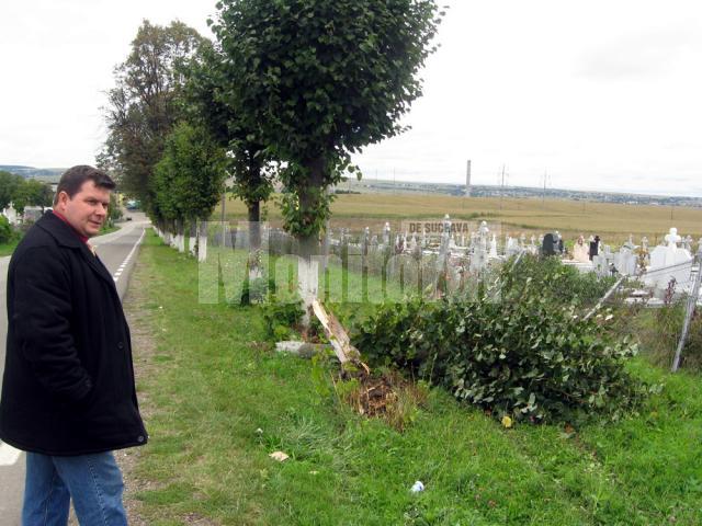 Gardul cimitirului Pacea, stricat pe o porţiune de 10 metri