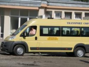 Nu toate  microbuzele şcolare din judeţul Suceava au licenţă de transport persoane