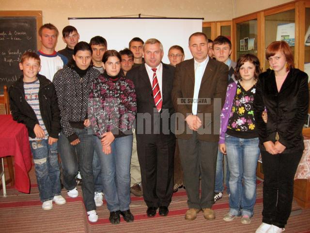 Dumitru Morhan a promis sprijin pentru cei 25 de elevi de la grupele de ucraineană