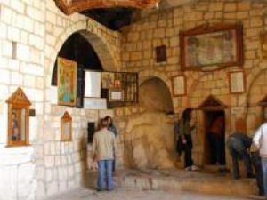 Mănăstirea Sfânta Tecla se află în localitatea Maaloula din Siria