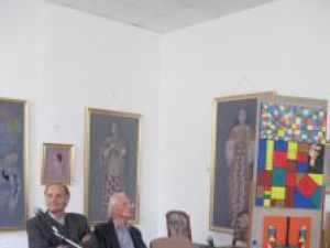 Artistul  Constantin Severin împreuna cu profesorul universitar Ionel Corjân