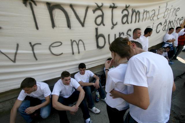 Studenţii sunt nemulţumiţi deoarece majorarea înseamnă 10 lei primiţi în plus, lunar. Foto: MEDIAFAX