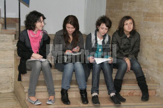 Zeci de adolescente au participat sâmbătă la o preselecţie de fotomodele