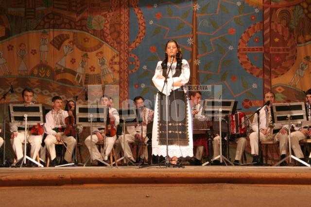 La final: Trofeul Festivalului Internaţional „Cântecele Neamului” a mers la Târgu Mureş