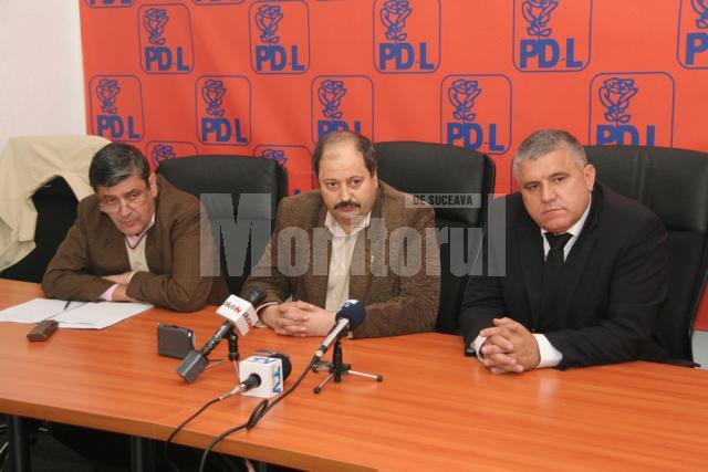 Candidaţii PD-L pentru colegiile din zona Rădăuţi: Cristian Irimie, Petru Carcalete şi Dumitru Mihalescul